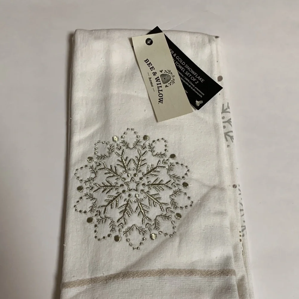 2pk of Bee & Willow kitchen towels.